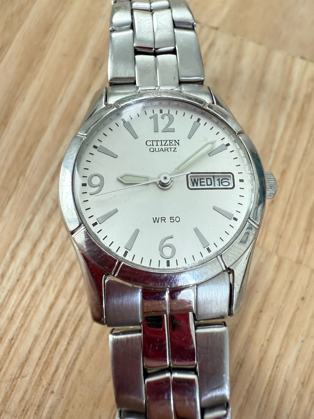 Citizen Quartz ladies silver tone stainless steel watch NEW BATTERY